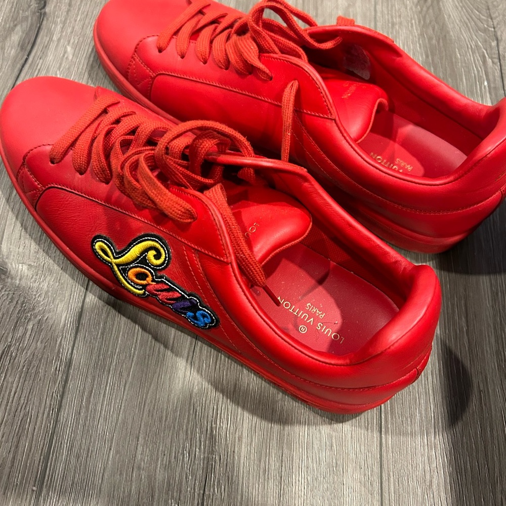 AUTHENTIC LOUIS VUITTON MENS SNEAKER
